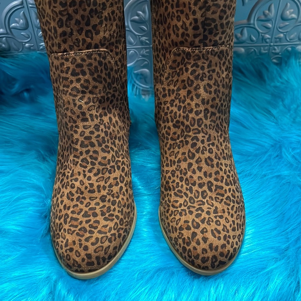 Universal Thread Leopard Print Knee High Boots Si… - image 4